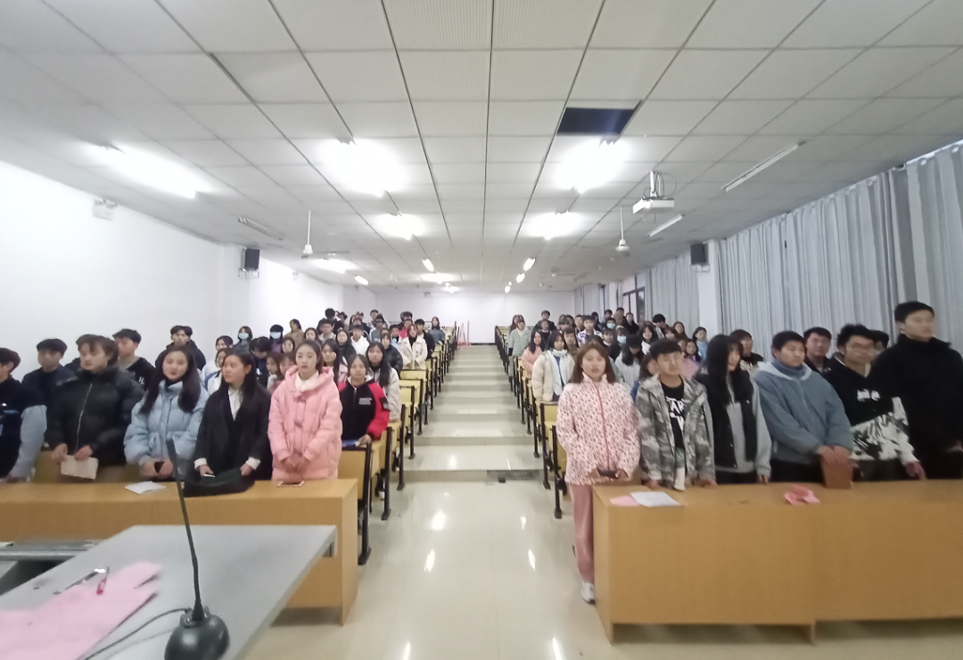 经济与管理学院团总支组织开展“纪念澳门回归”团日活动(图1) 经济与管理学院团总支组织开展“纪念澳门回归”团日活动(图1)