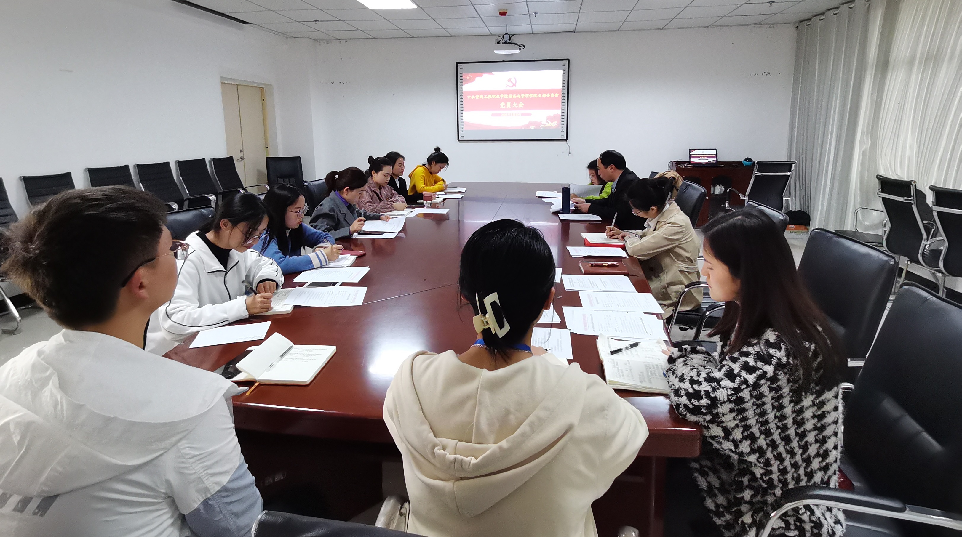 牢记初心 再启征程(图1) 牢记初心 再启征程(图1)