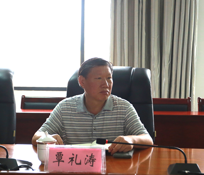 铜仁职业技术学院党委副书记覃礼涛一行到beat365开展校际合作交流(图3)