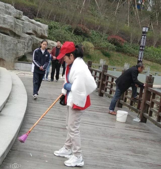 传承红色经典,弘扬雷锋精神(图3) 传承红色经典,弘扬雷锋精神(图3)