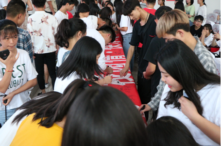 中国梦•校园情•快乐心 ——beat365组织开展第四届“5.25”心理健康日主题活动(图2)