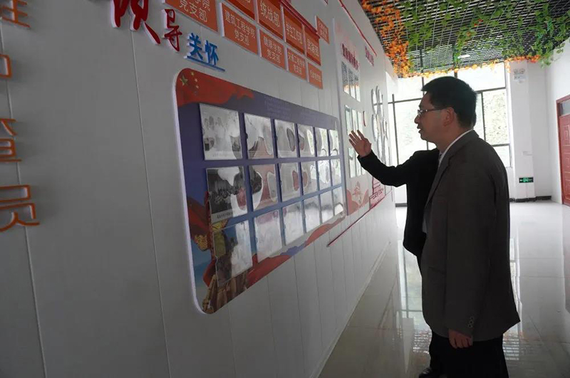 铜仁市委常委、组织部部长赵继红一行到beat365调研党建工作(图3)