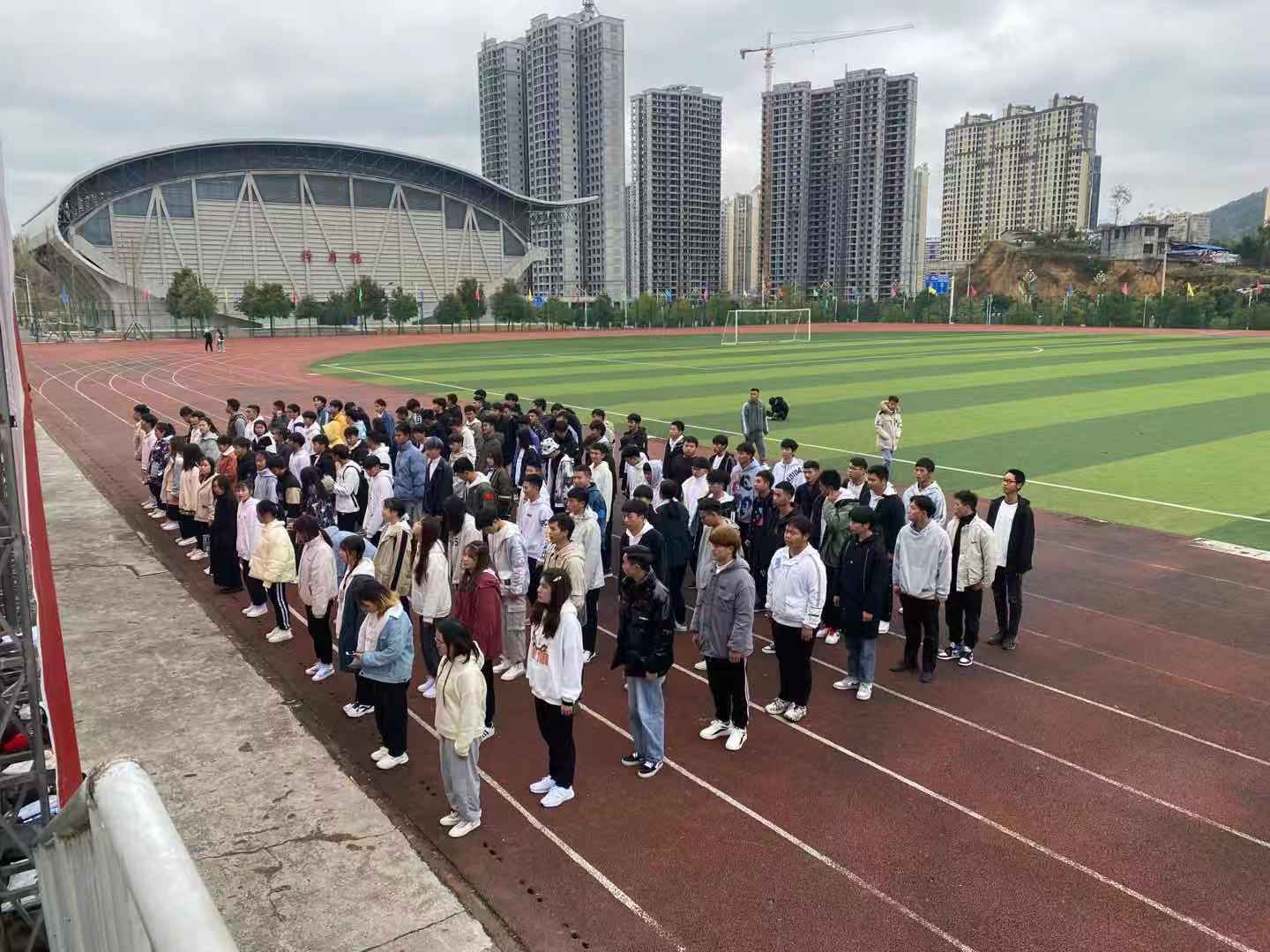 青春正当时,奋斗在路上 ——大数据与信息技术学院校运会排练(图1) 青春正当时,奋斗在路上 ——大数据与信息技术学院校运会排练(图1)