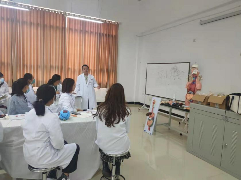深化产教融合 校企双元育人 ——护理学院邀请德江县人民医院临床医生入校授课(图4) 深化产教融合 校企双元育人 ——护理学院邀请德江县人民医院临床医生入校授课(图4)
