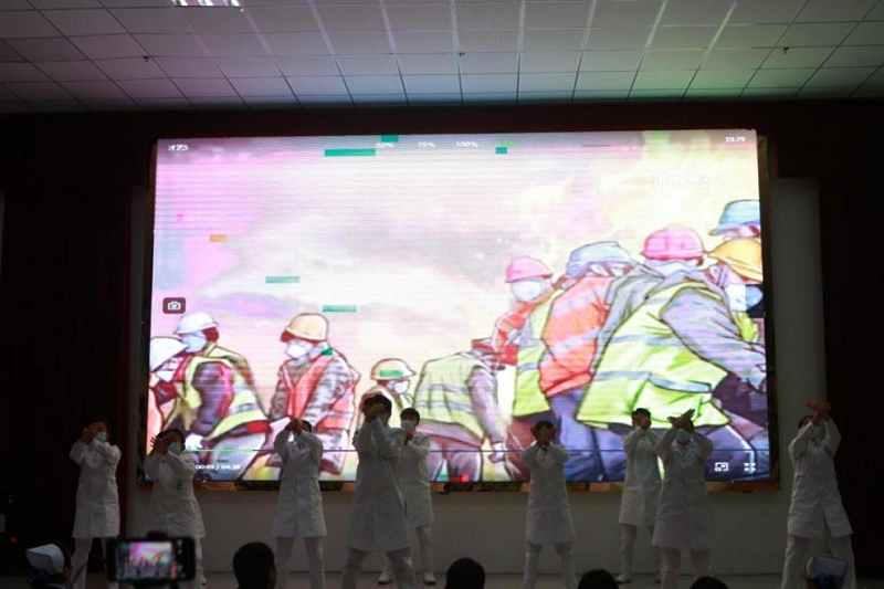 以礼仪风采   塑天使情怀 ---beat365在线唯一官网成功举办第一届护理礼仪大赛(图5)