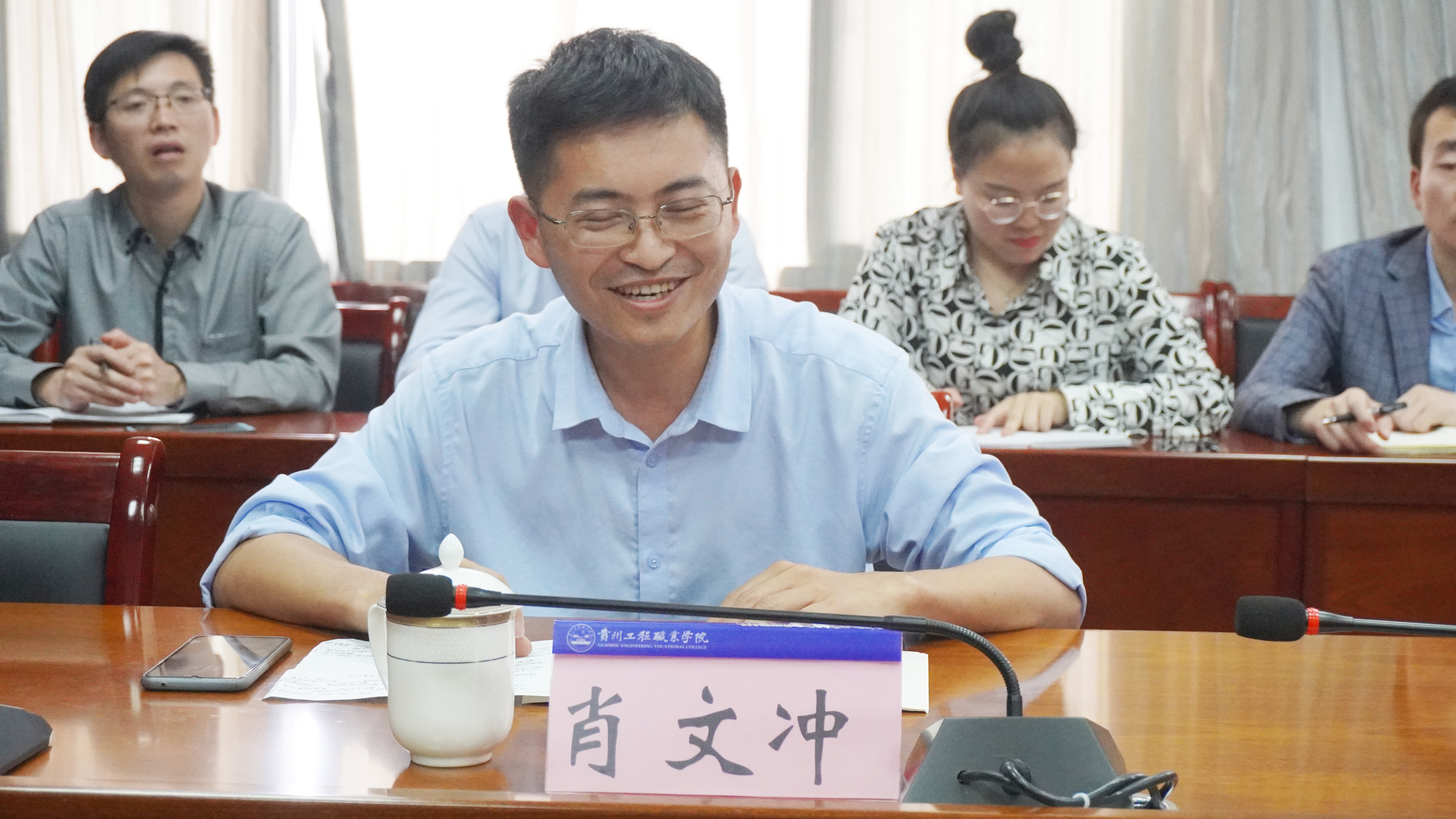 铜仁职业技术学院 beat365在线唯一官网丨党建思政课题研究座谈交流会(图3)