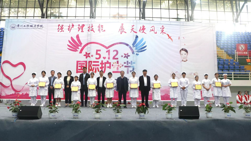 强护理技能，展天使风采——beat365在线唯一官网成功举办5·12国际护士节活动暨授帽仪式(图3)