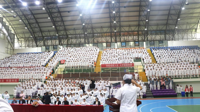 强护理技能，展天使风采——beat365在线唯一官网成功举办5·12国际护士节活动暨授帽仪式(图5)