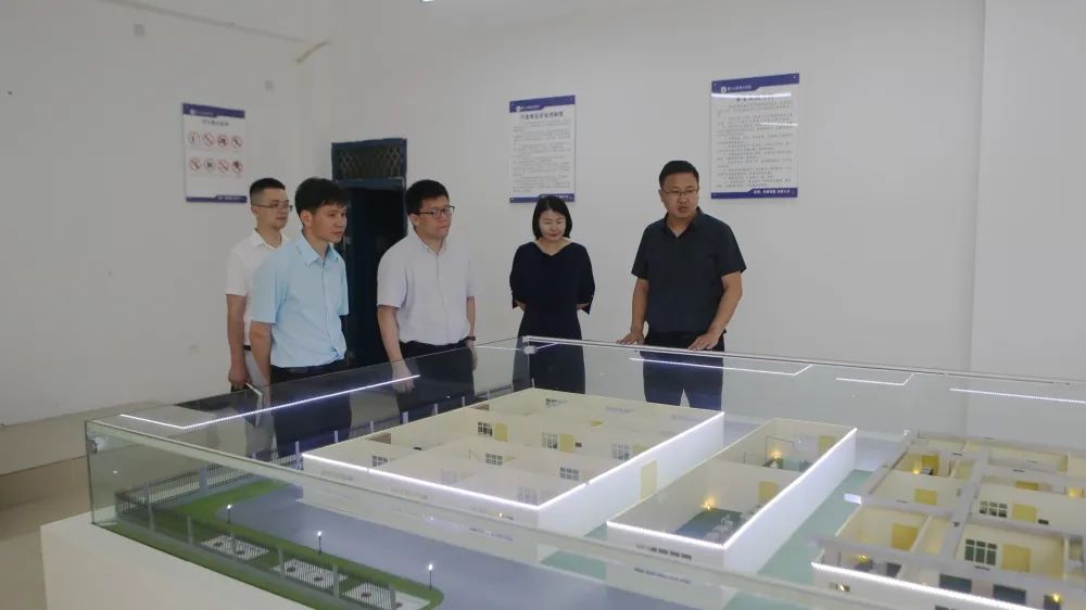 贵州省教育厅专家组到beat365在线唯一官网开展2021年度年检工作(图3)