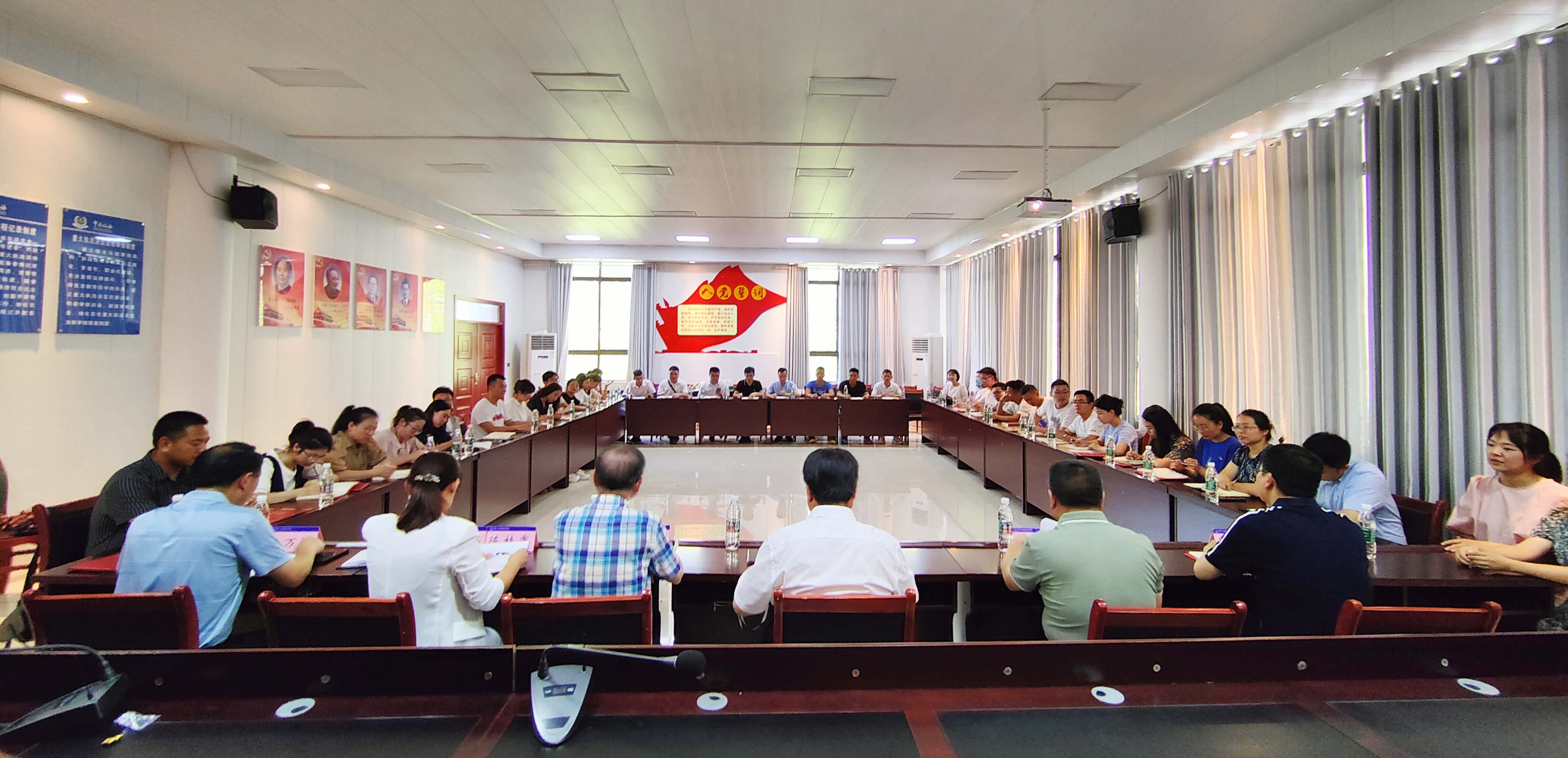 beat365在线唯一官网召开“喜迎二十大·奋进新征程”“七一”表彰暨座谈会(图7)