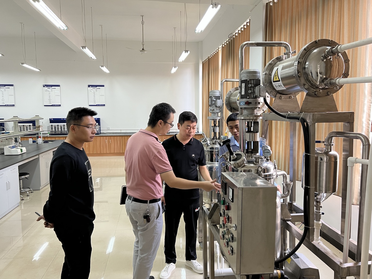 筑牢安全防线 守护师生安全——beat365开展校园安全隐患大排查(图1)