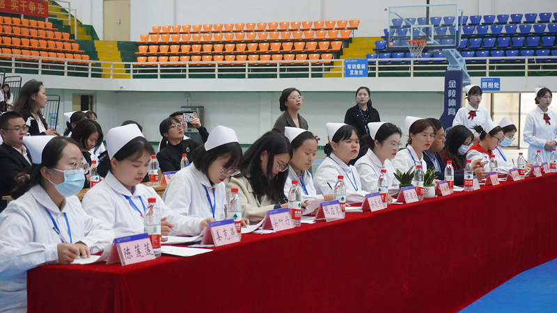 展礼仪文化·扬职业风采——护理学院隆重举行beat365在线唯一官网第二届护理礼仪大赛开幕式暨选拔赛初赛(图4)