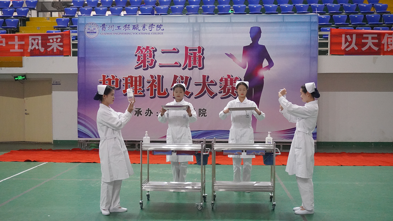 展礼仪文化·扬职业风采——护理学院隆重举行beat365在线唯一官网第二届护理礼仪大赛开幕式暨选拔赛初赛(图8)