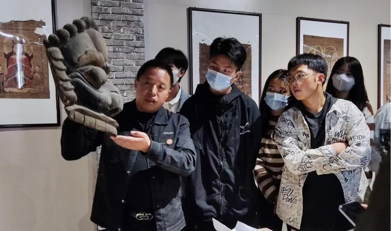 走进名家工作室 感受傩戏神韵 —现代服务与管理学院旅游管理专业研学活动 (图3) 走进名家工作室 感受傩戏神韵 —现代服务与管理学院旅游管理专业研学活动 (图3)