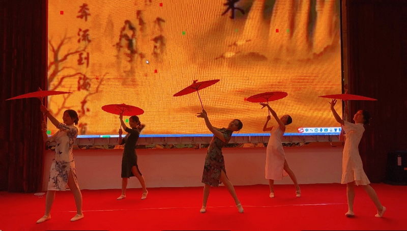 礼展内涵·仪韵风采——护理学院成功举办beat365在线唯一官网第二届护理礼仪大赛决赛暨闭幕式(图9)