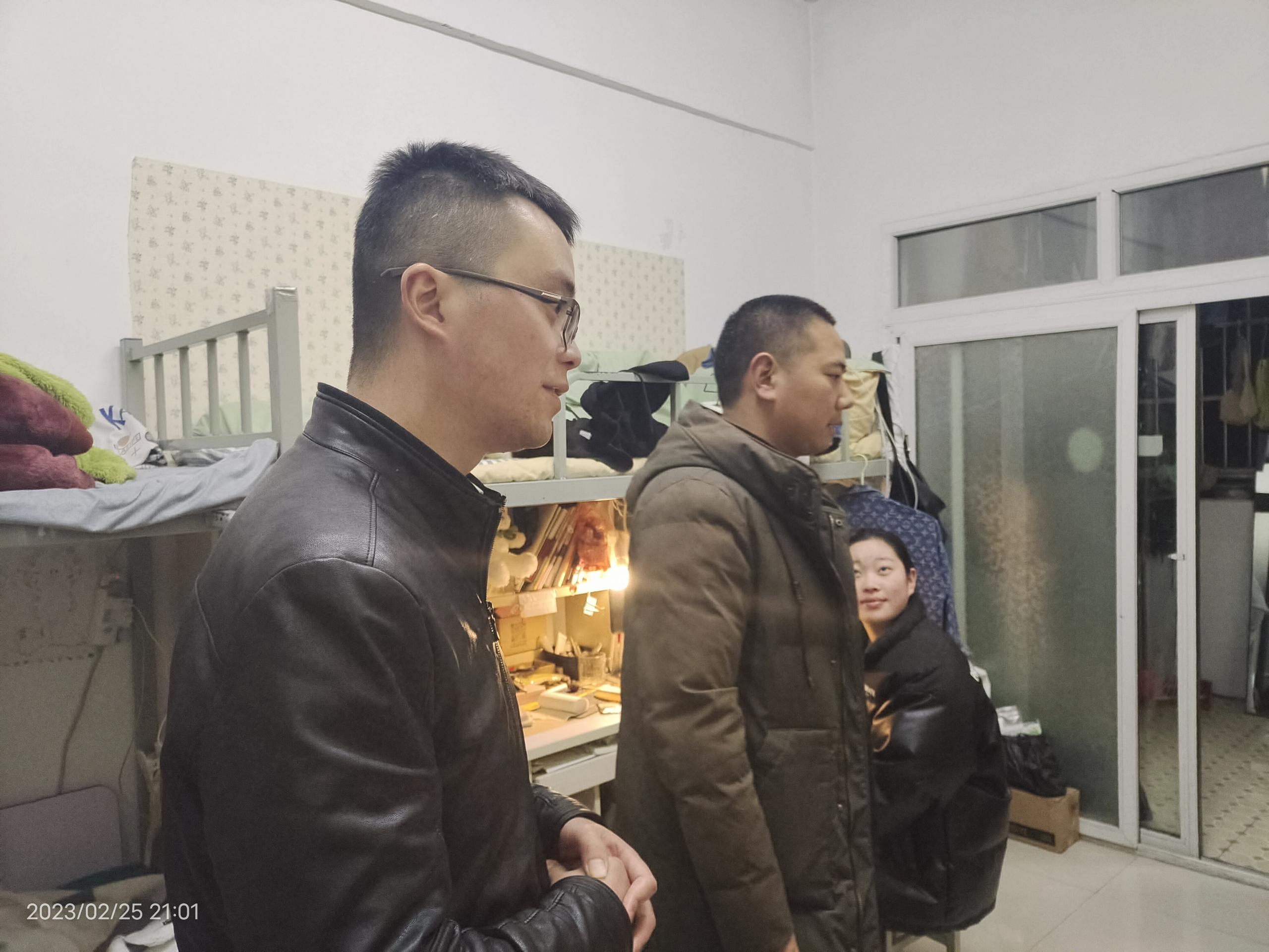 育人暖心,关怀入寝——建筑工程学院深入宿舍走访探望返校学生(图4) 育人暖心,关怀入寝——建筑工程学院深入宿舍走访探望返校学生(图4)