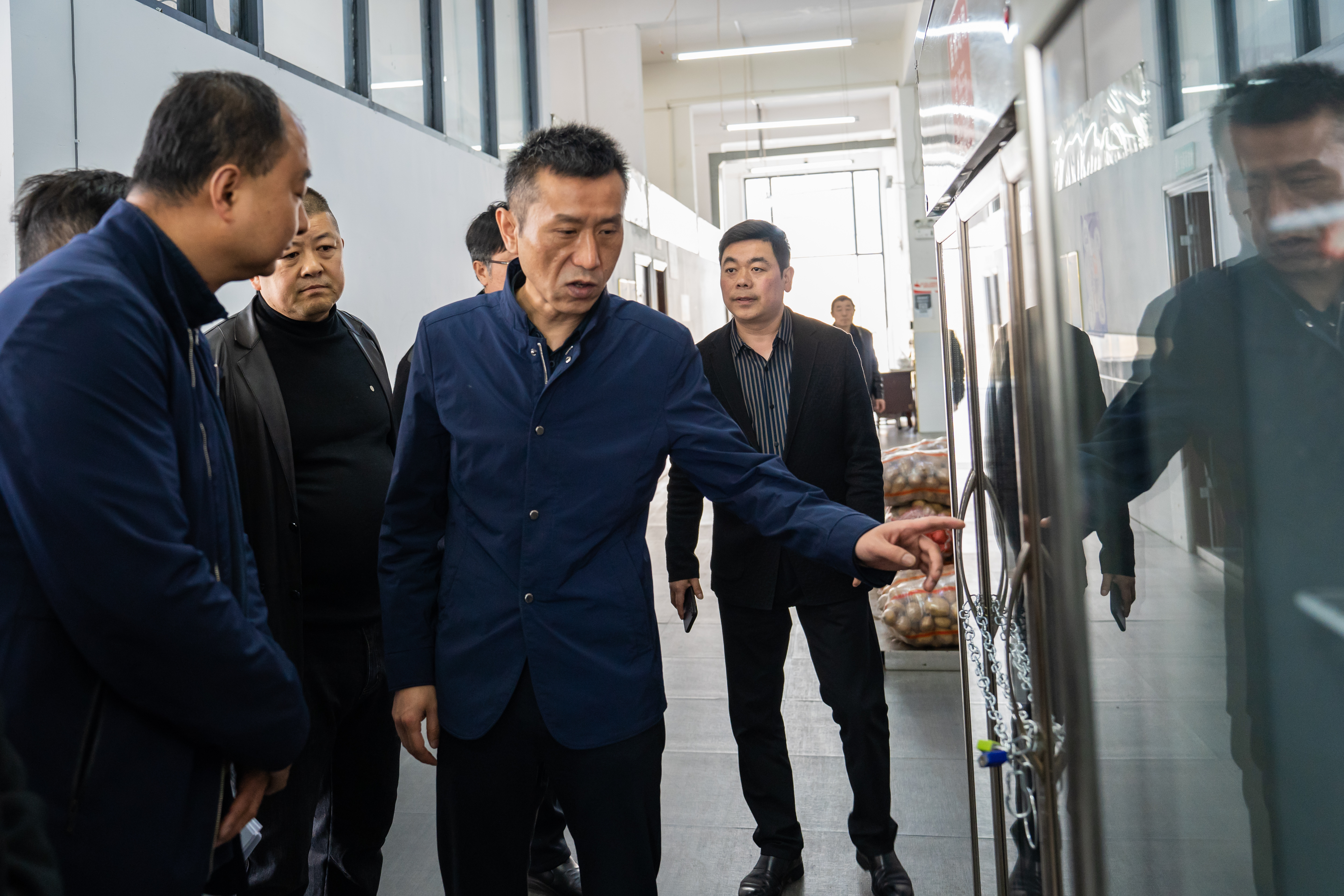 市政府督查组来beat365开展食品安全包保督导工作(图2)