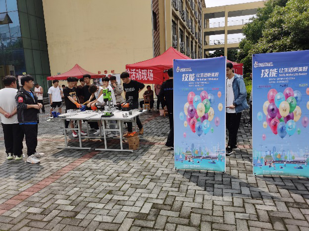 装备制造与信息技术学院职业教育活动总结(图3) 装备制造与信息技术学院职业教育活动总结(图3)