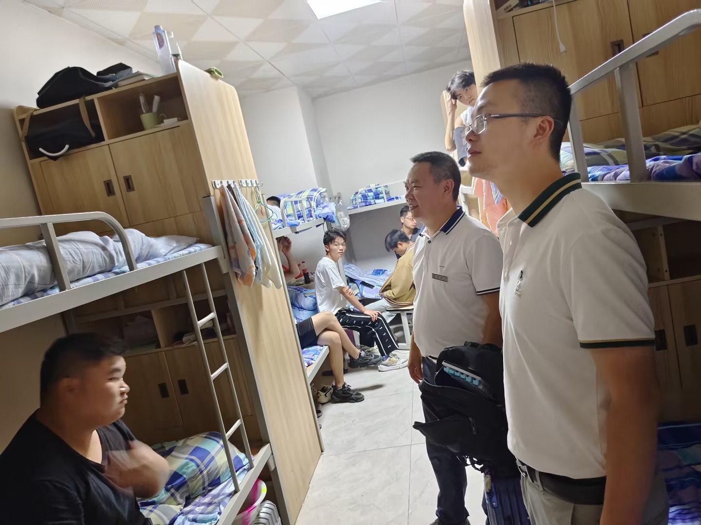 建筑工程学院院长李虎赴四川内江访企拓岗(图4) 建筑工程学院院长李虎赴四川内江访企拓岗(图4)