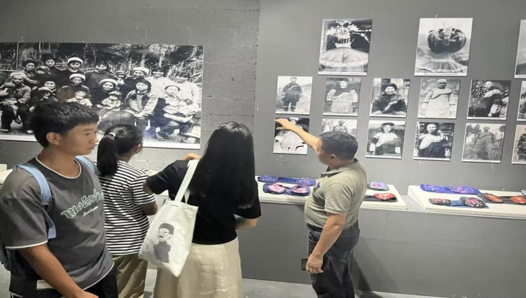 观傩堂戏之韵 做新时代之生 ——德江傩堂戏博物馆劳动教育实践(实训)基地新生入学观摩教育(图2) 观傩堂戏之韵 做新时代之生 ——德江傩堂戏博物馆劳动教育实践(实训)基地新生入学观摩教育(图2)