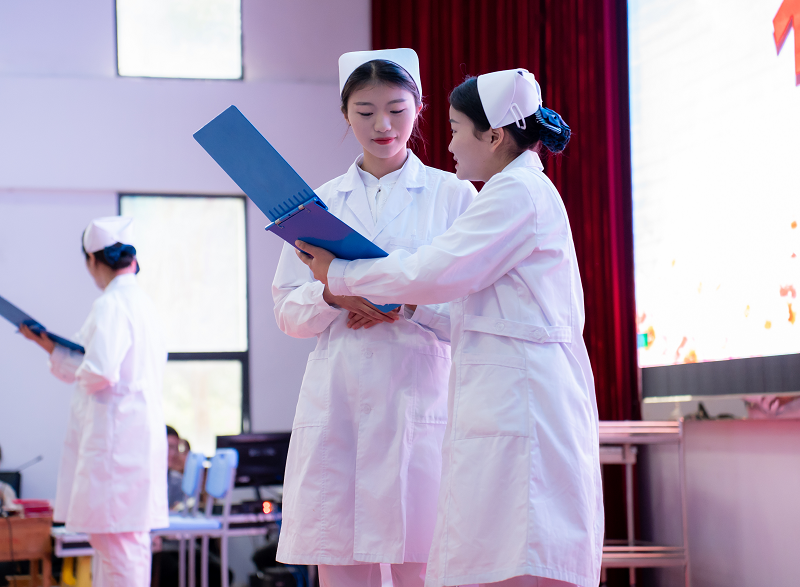 展礼仪文化·扬职业风采——护理学院隆重举行beat365在线唯一官网第二届护理礼仪大赛开幕式暨选拔赛初赛(图4)
