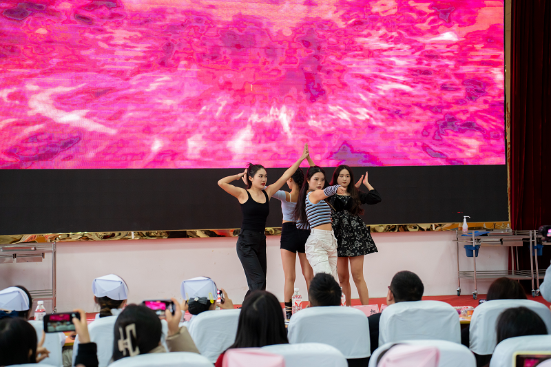 展礼仪文化·扬职业风采——护理学院隆重举行beat365在线唯一官网第二届护理礼仪大赛开幕式暨选拔赛初赛(图11)