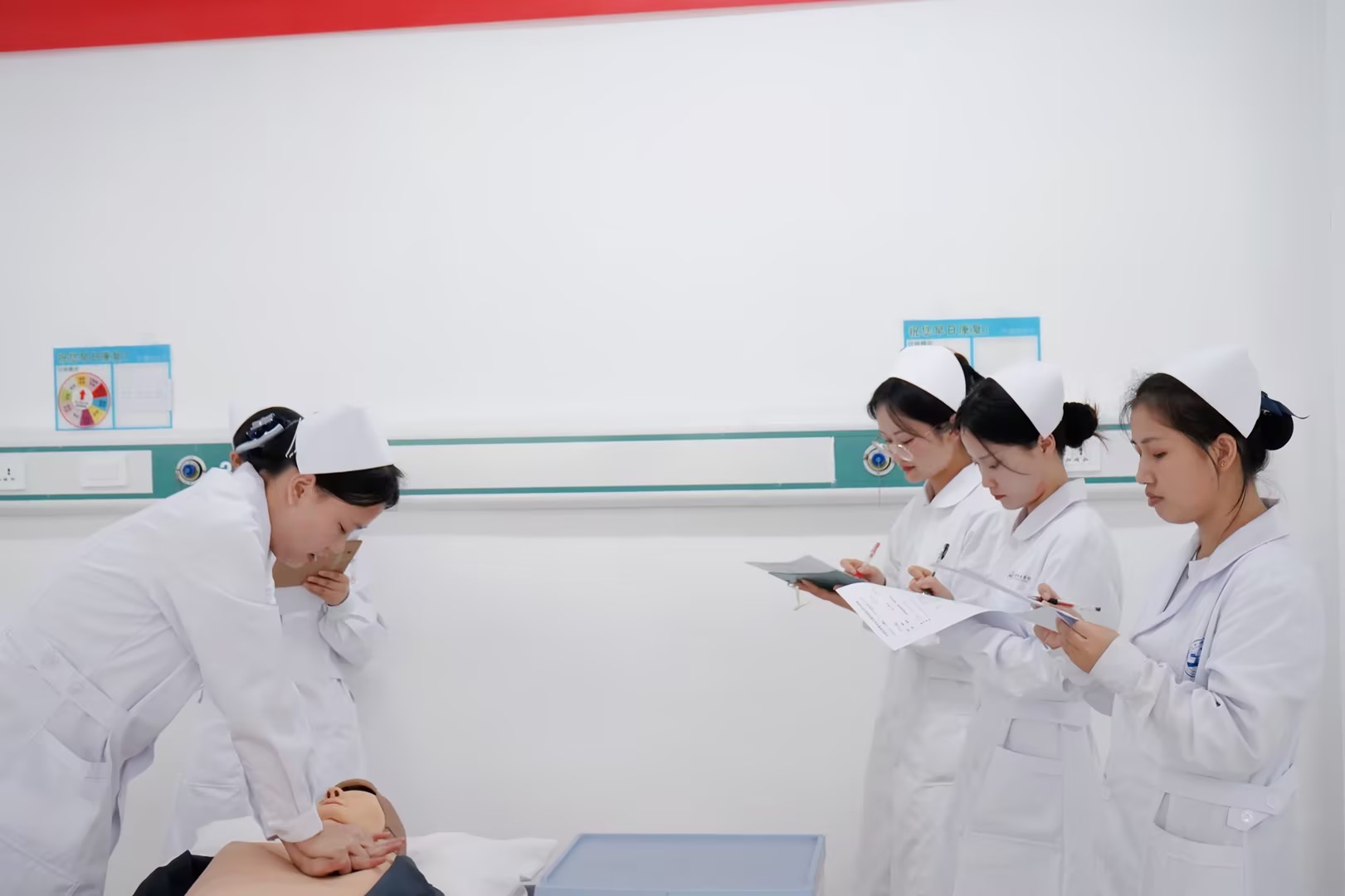 比学赶超强技能·业务比武展风采 ——beat365在线唯一官网第七届护理技能大赛圆满举办(图7)