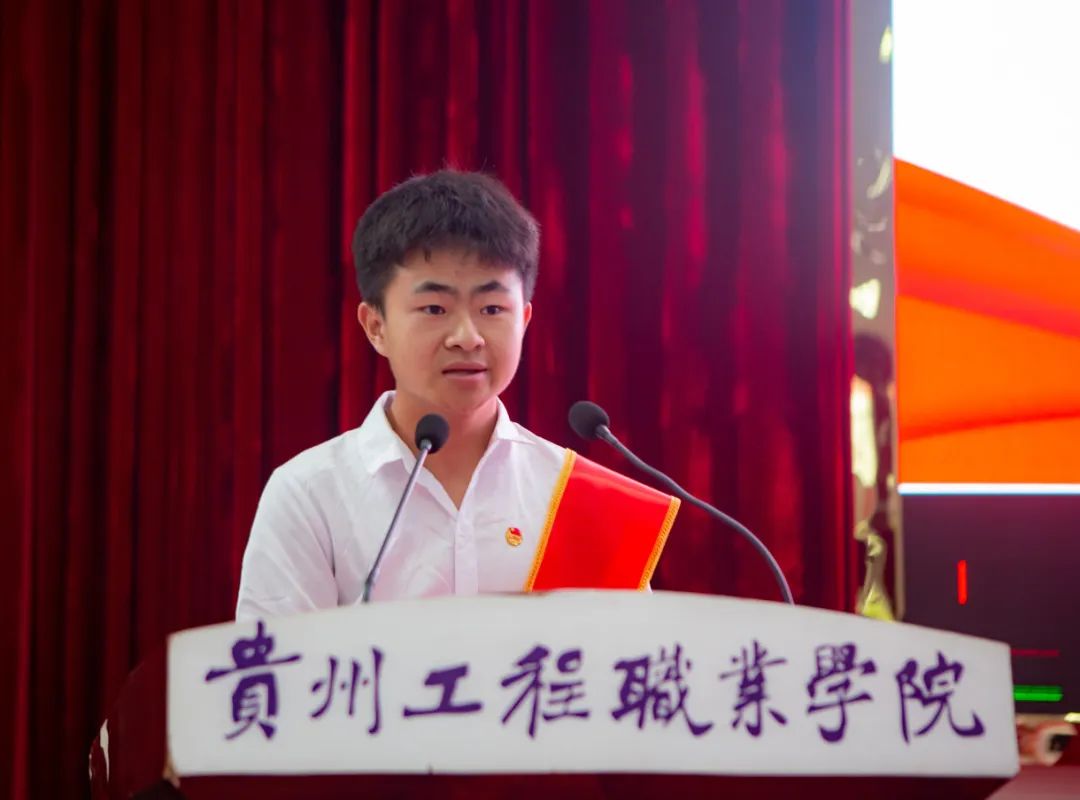 挺膺担当砺青春·踔厉奋发向未来丨beat365召开2023-2024学年度五四表彰大会(图10)