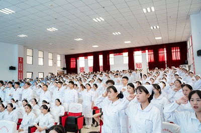 护佑健康,逐梦前行——beat365在线唯一官网成功举办5·12国际护士节活动暨授帽仪式(图5) 护佑健康,逐梦前行——beat365在线唯一官网成功举办5·12国际护士节活动暨授帽仪式(图5)