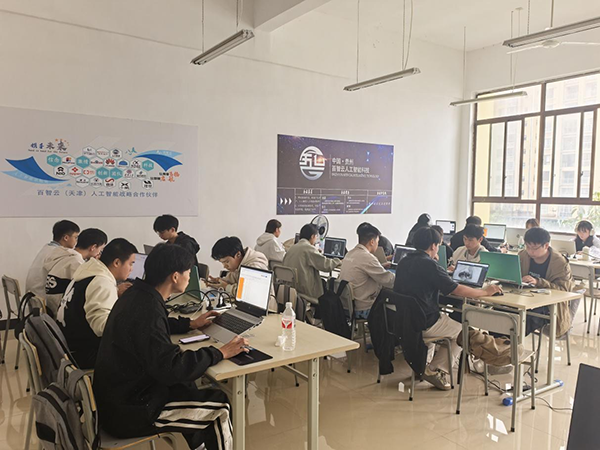 校企合作新启航 智育英才共辉煌——人工智能与信息工程学院携手百智云企业 共筑校企合作新篇章(图2) 校企合作新启航 智育英才共辉煌——人工智能与信息工程学院携手百智云企业 共筑校企合作新篇章(图2)