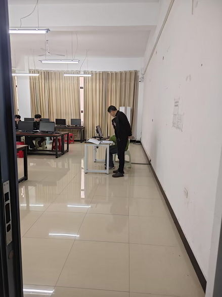 人工智能与信息工程学院2024-2025学年第二学期第二周督察简报(图2) 人工智能与信息工程学院2024-2025学年第二学期第二周督察简报(图2)