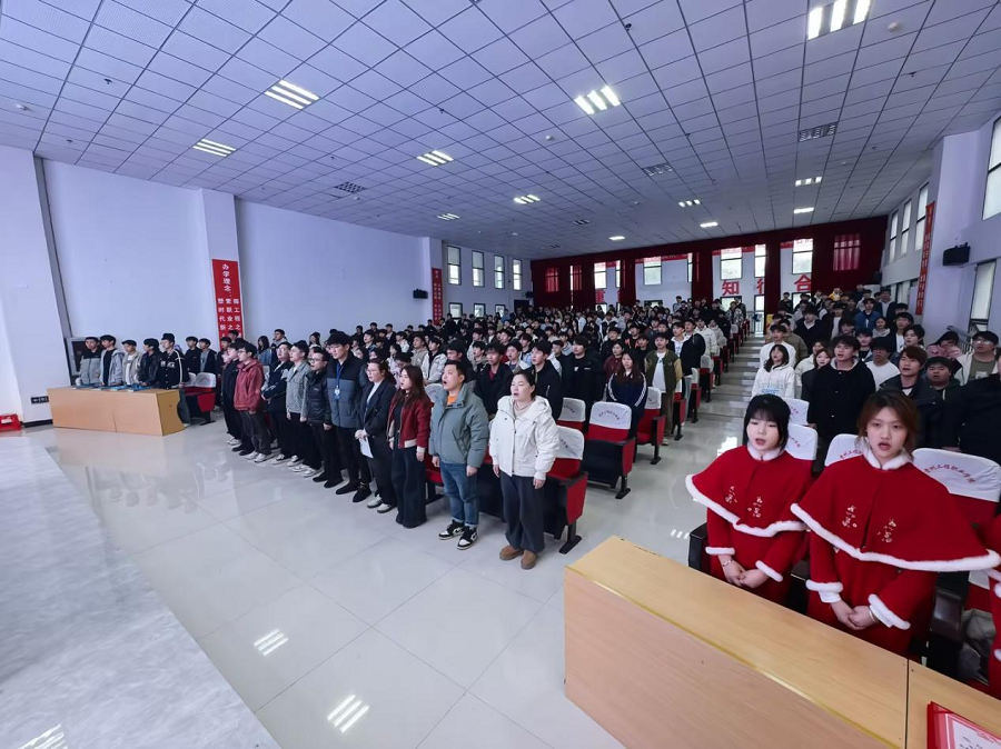 聚焦匠心逐梦·共谱技能新篇 人工智能与信息工程学院2025年技能活动月表彰大会圆满落幕(图2) 聚焦匠心逐梦·共谱技能新篇 人工智能与信息工程学院2025年技能活动月表彰大会圆满落幕(图2)