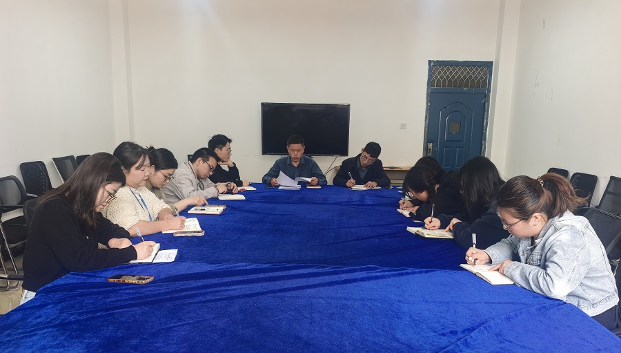 人工智能与信息工程学院召开党政联席会 聚焦毕业资格审查与学业预警管理(图1) 人工智能与信息工程学院召开党政联席会 聚焦毕业资格审查与学业预警管理(图1)