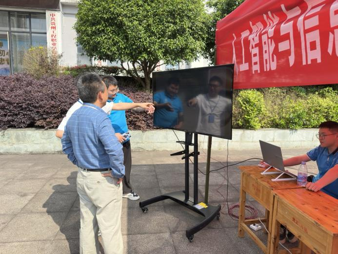 人工智能与信息工程学院2025年职业活动周简报(图4)