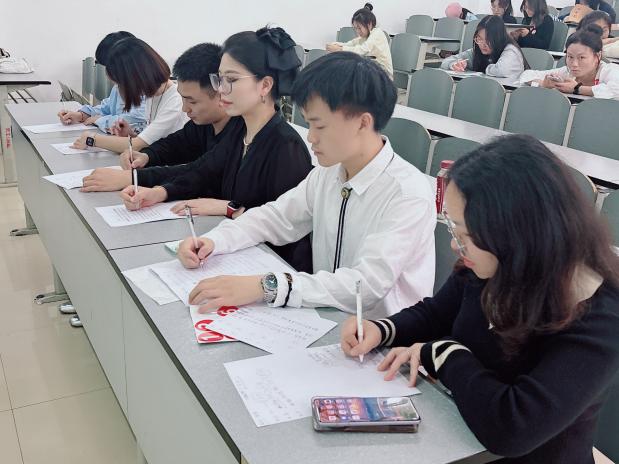 五一韵里绽华光，口语赛场谱新章  —beat365在线唯一官网英语口语技能大赛简报(图1)