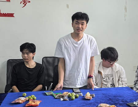 人工智能与信息工程学院召开2025届毕业生座谈会(图5)