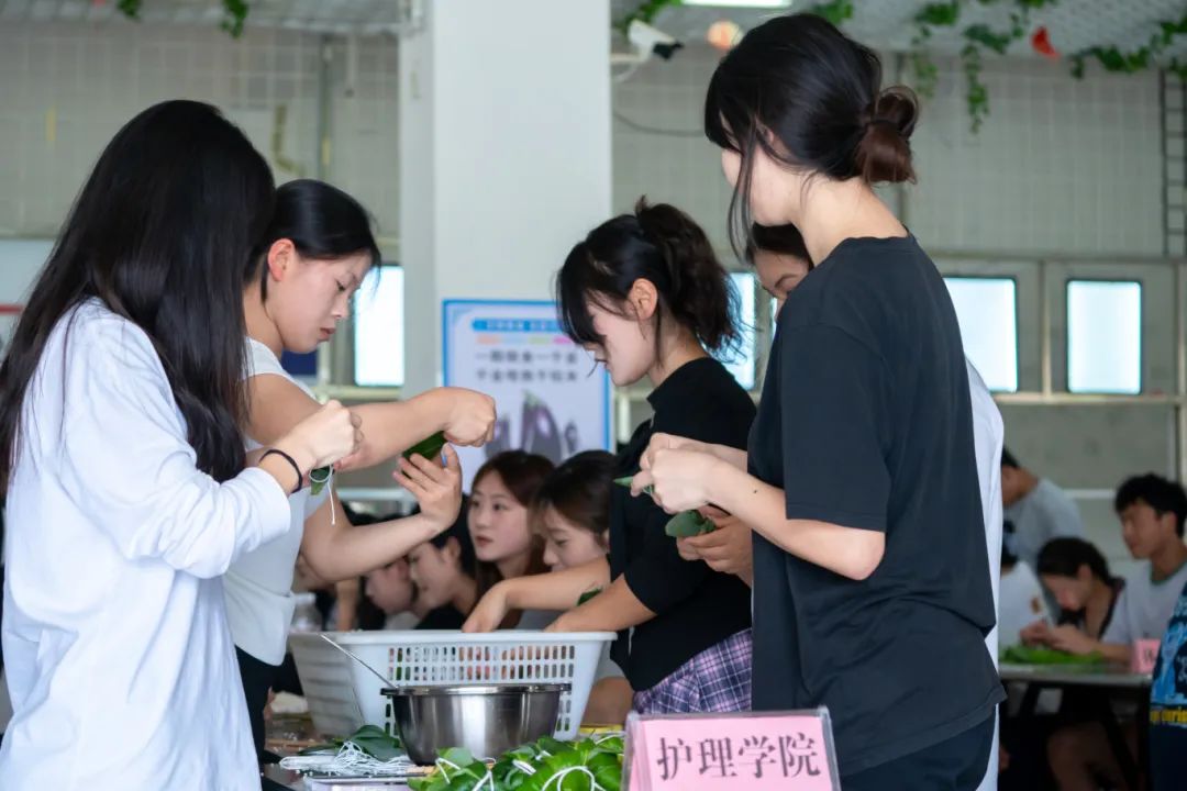 beat365开展“承端午古韵·铸时代匠心”端午节系列活动(图7) beat365开展“承端午古韵·铸时代匠心”端午节系列活动(图7)