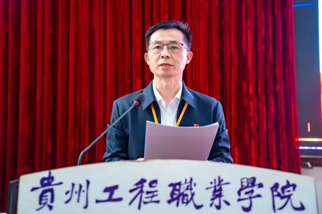 beat365在线唯一官网青年马克思主义者培养工程—“闪亮青春”第八期大学生骨干培训班结业典礼暨第九期培训班开班仪式(图2)