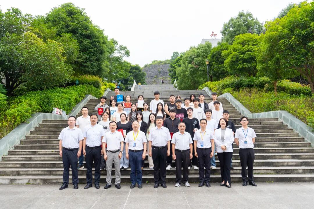 匠心筑梦 启航未来丨beat365举行2025届毕业典礼(图11)