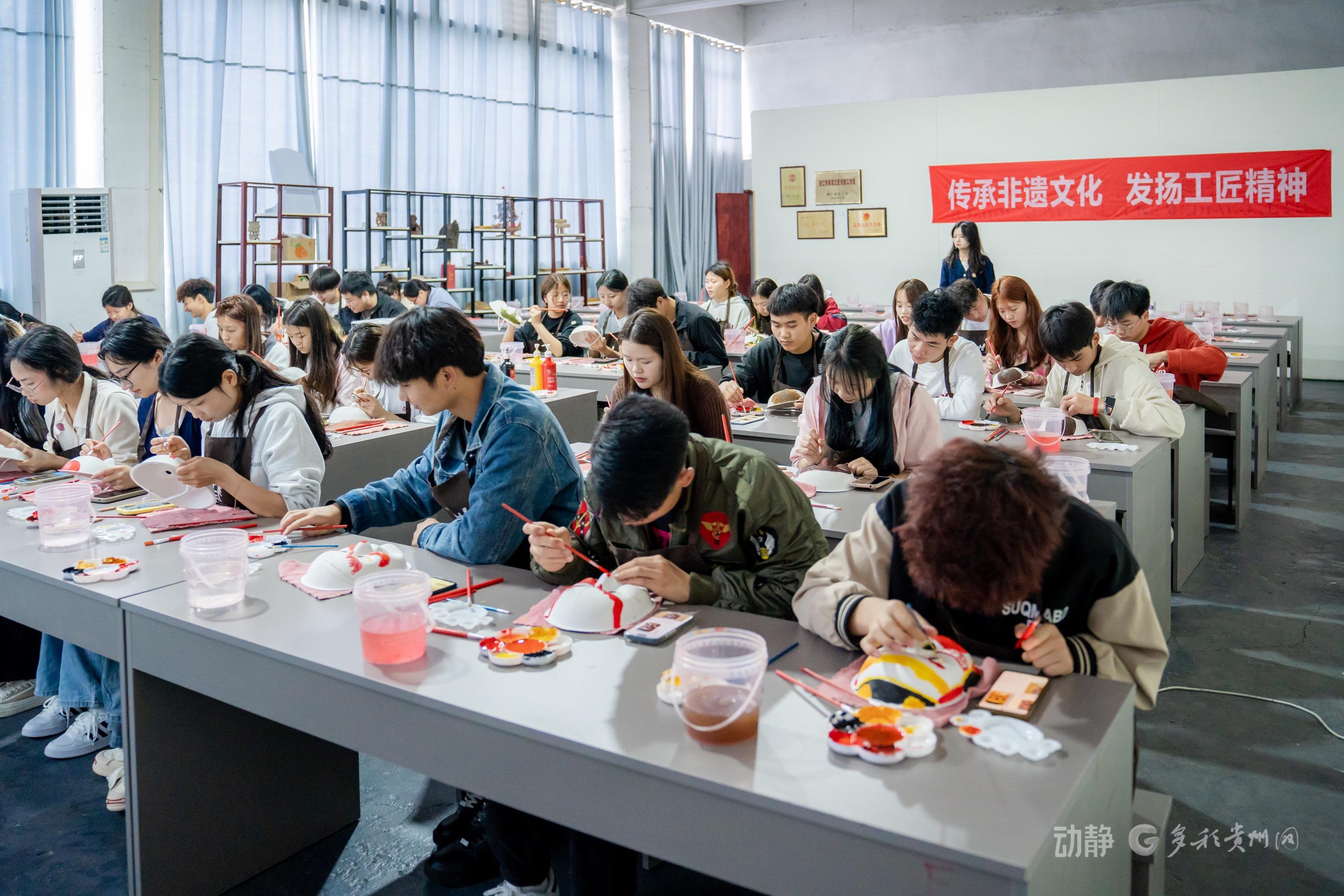 锚定职业教育航向 beat365在线唯一官网十年砥砺铸华章(图6)