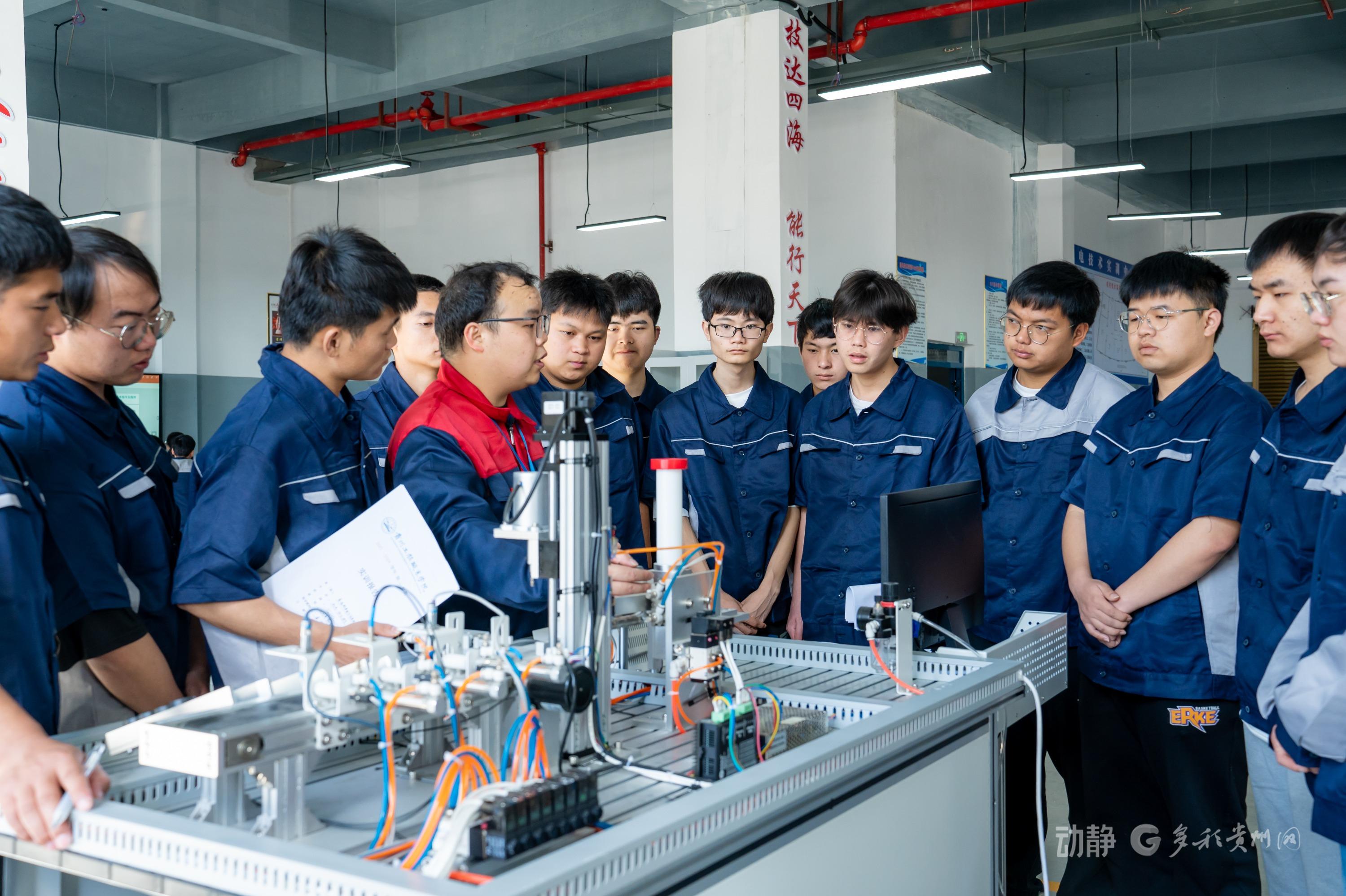 锚定职业教育航向 beat365在线唯一官网十年砥砺铸华章(图11)