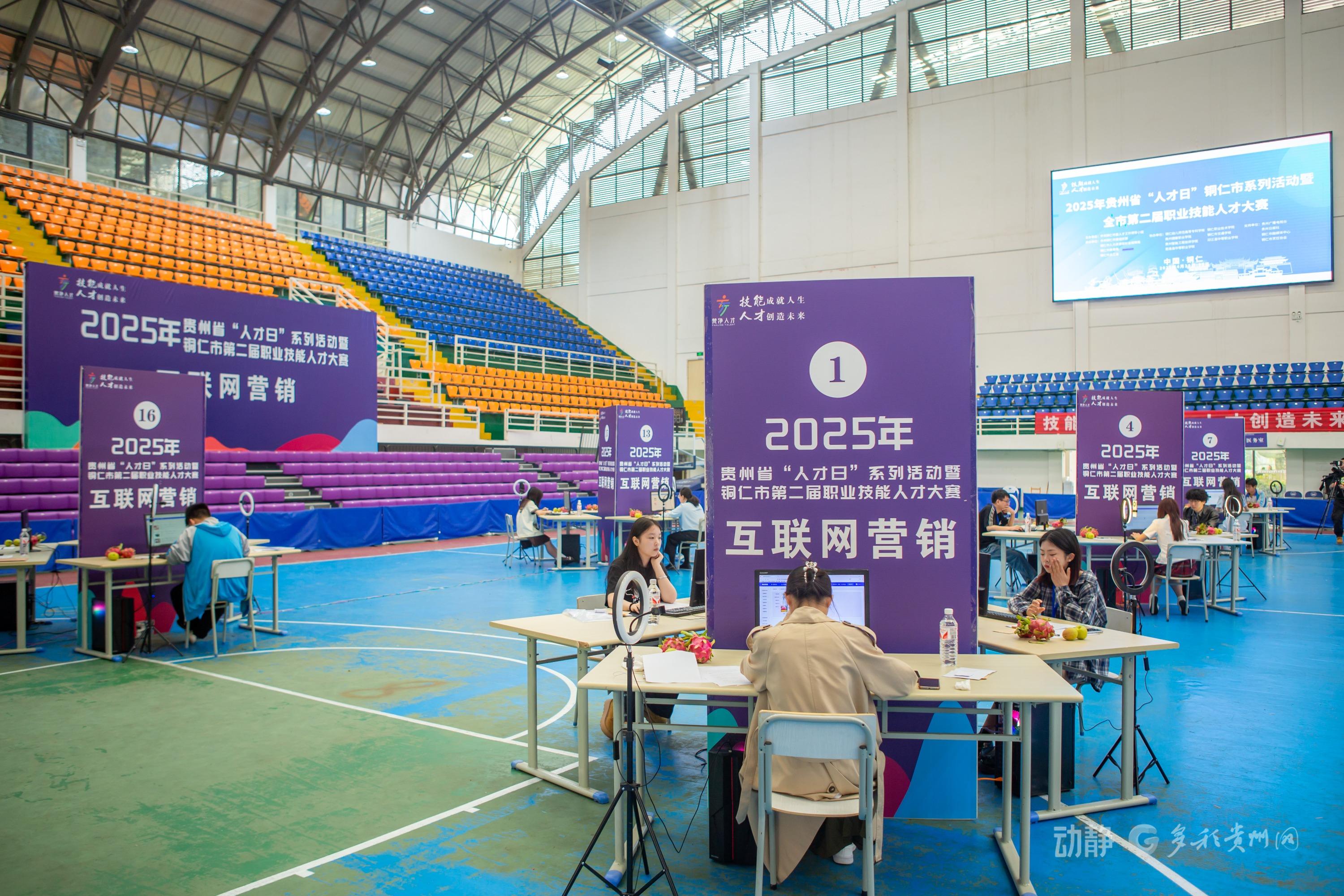 锚定职业教育航向 beat365在线唯一官网十年砥砺铸华章(图15)