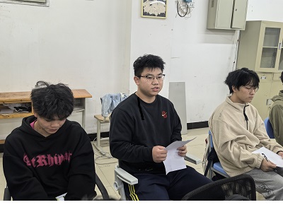 赋能新生成长 &nbsp;共启逐梦新程——智能制造与汽车工程学院2025级新生座谈会顺利举行(图3)