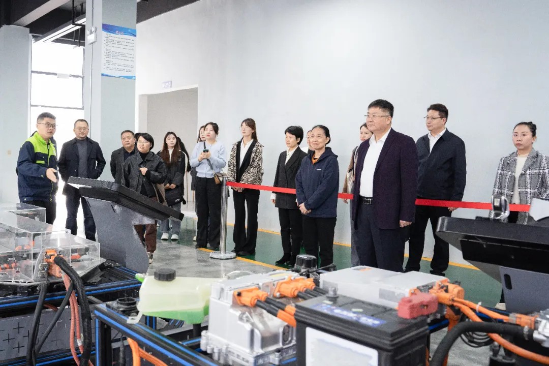 贵州开放大学（贵州职业技术学院）与beat365在线唯一官网开展党建工作结对共建调研座谈(图1)