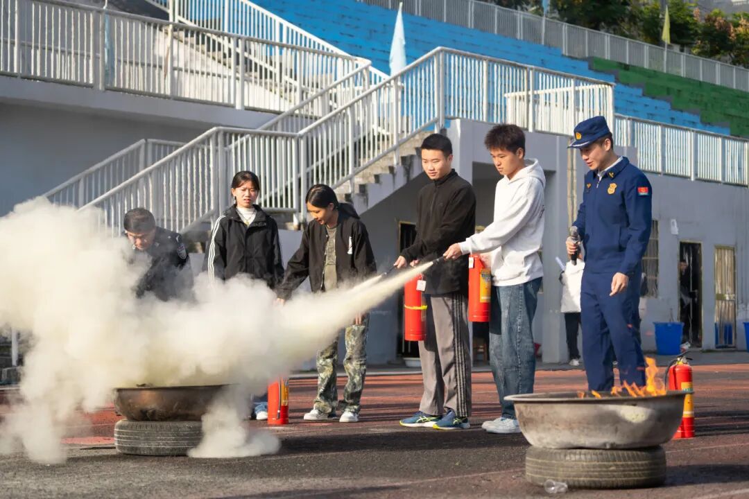 beat365举办德江县第四届大学生消防技能运动会暨消防安全培训演练活动(图5)