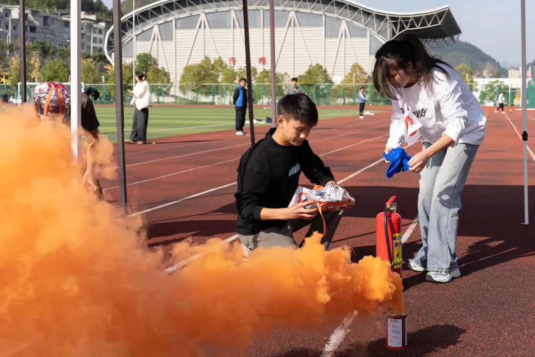 beat365举办德江县第四届大学生消防技能运动会暨消防安全培训演练活动(图11)