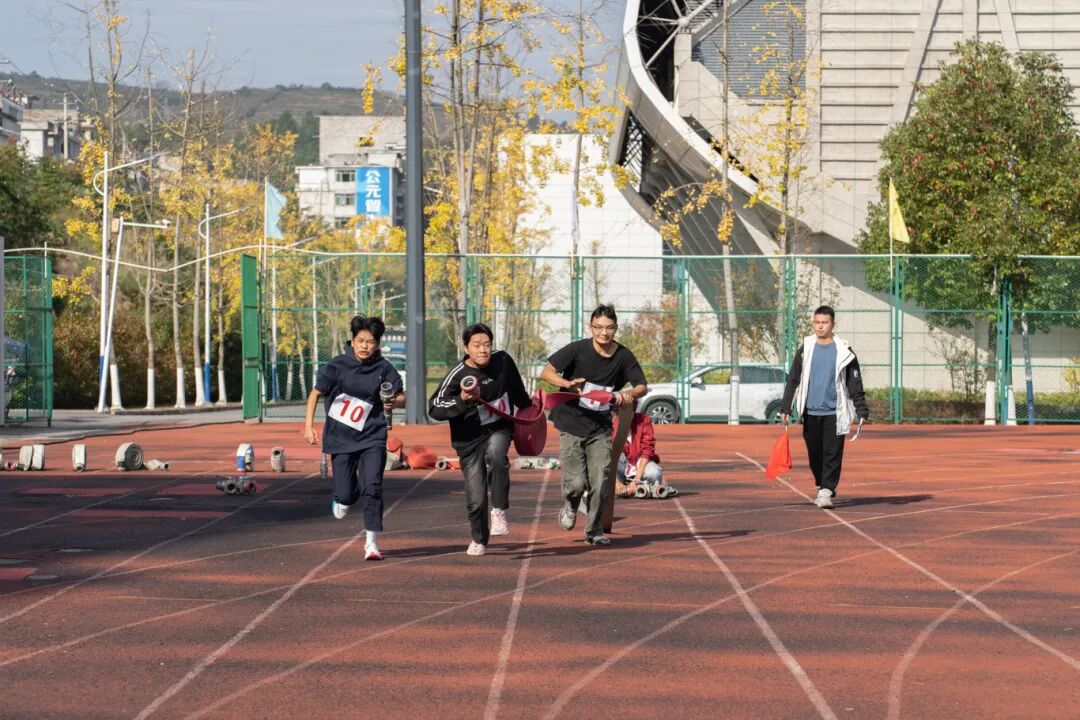 beat365举办德江县第四届大学生消防技能运动会暨消防安全培训演练活动(图13)