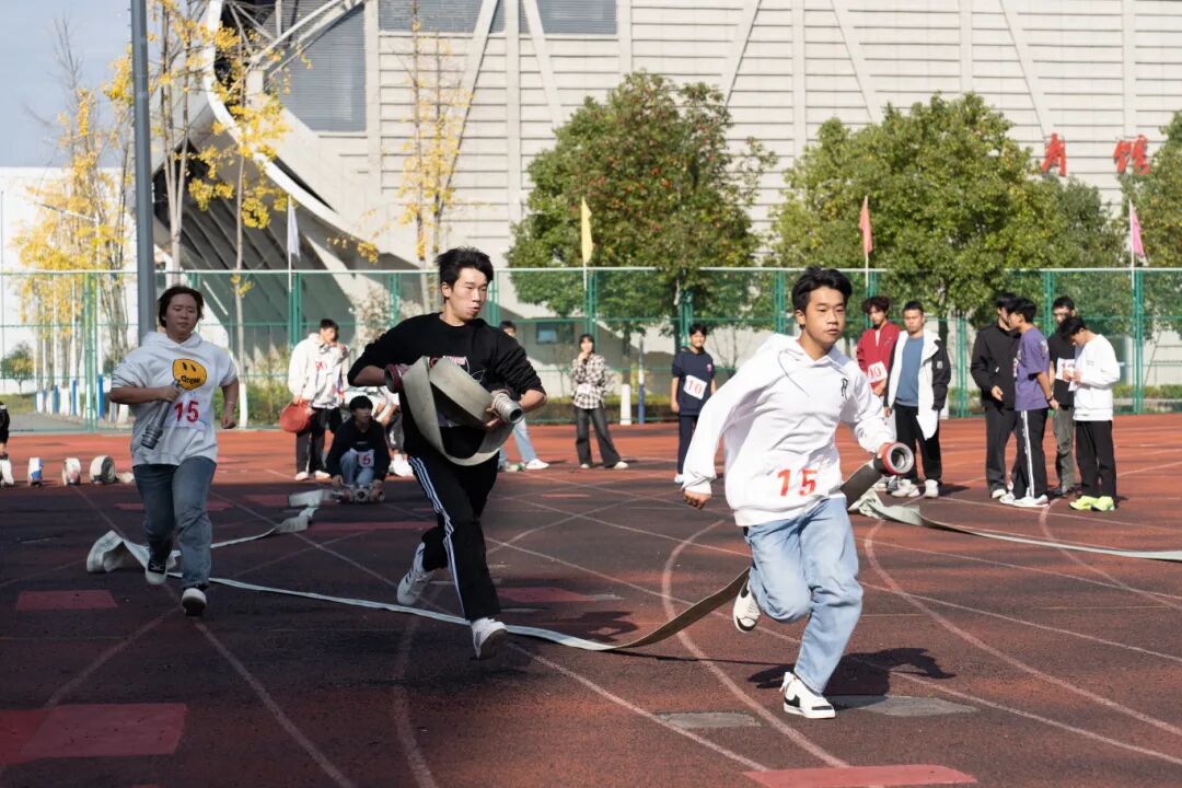 beat365举办德江县第四届大学生消防技能运动会暨消防安全培训演练活动(图12)