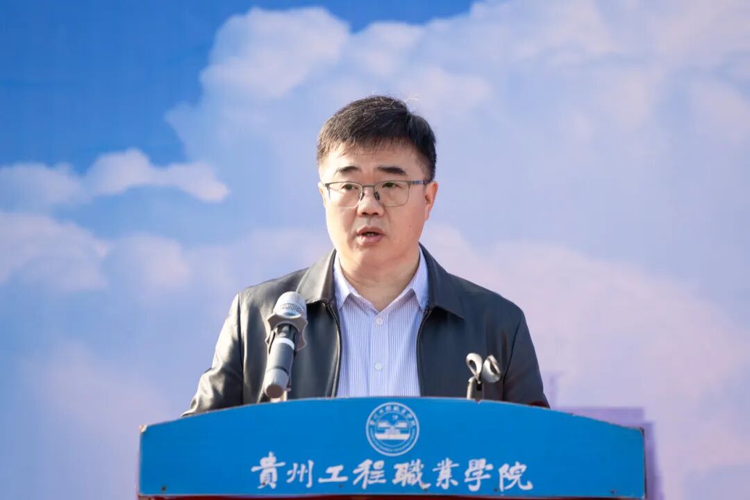 税校携手促交流 文体融合展新风丨beat365在线唯一官网与国家税务总局德江县税务局联合举办2025冬季趣味运动会(图3)