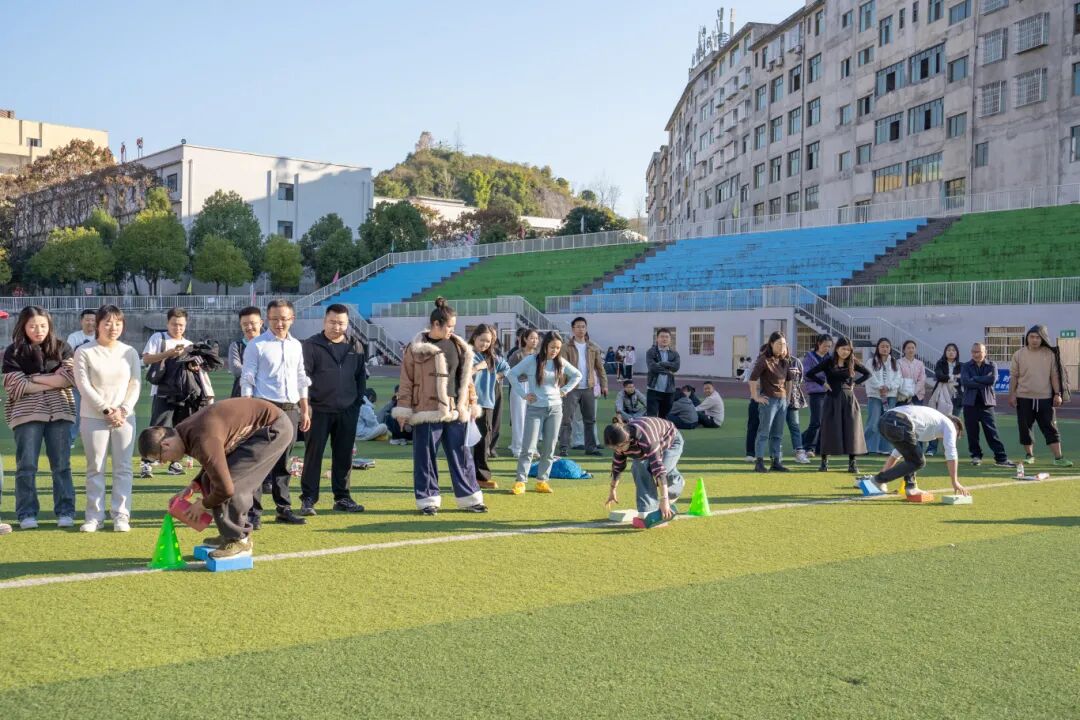 税校携手促交流 文体融合展新风丨beat365在线唯一官网与国家税务总局德江县税务局联合举办2025冬季趣味运动会(图11)